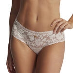 Shorty-string Gabrielle