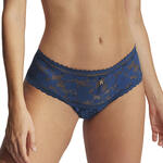 Shorty-string Gabrielle